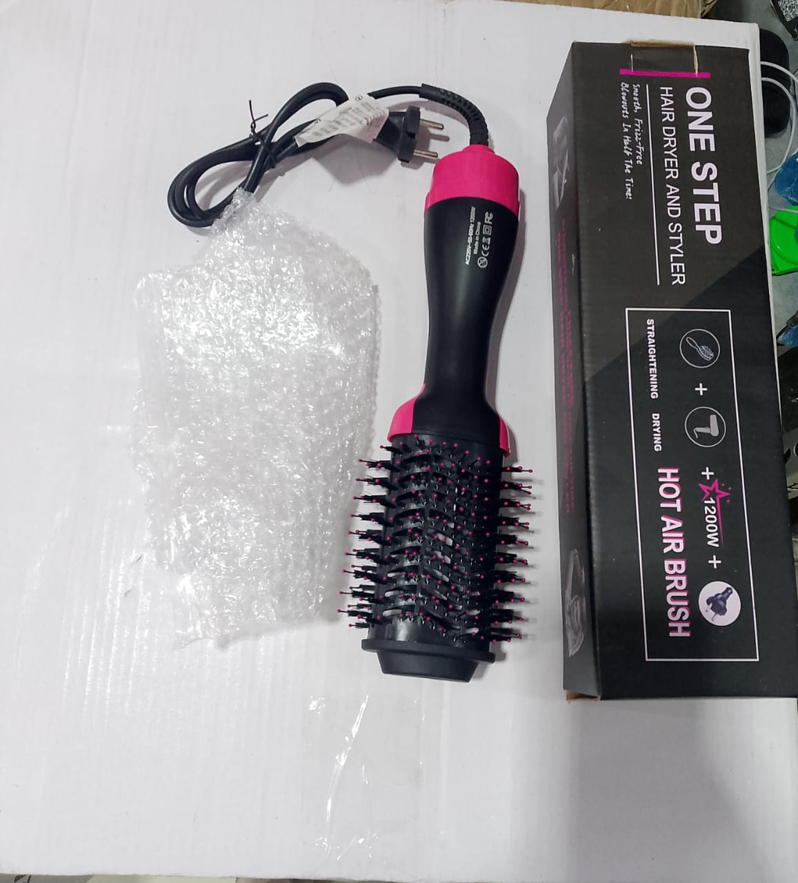 One-Step Hair Dryer & Volumizer Brush – 1200W Professional Hot Air Styler for All Hair Types ✨
